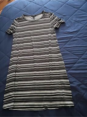 Kenneth Cole Black & White Striped Short-Sleeve Mini Dress